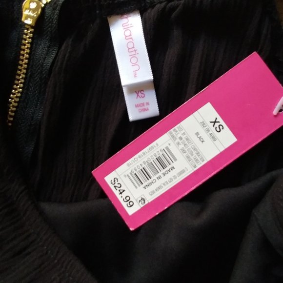 NWT Xhilaration Embroidered Floral Romper - Picture 5 of 6